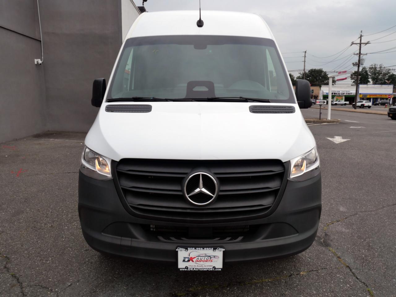 Mercedes-Benz Sprinter Cargo Van 2500 Standard Roof I4 Diesel 144" RWD 2025
