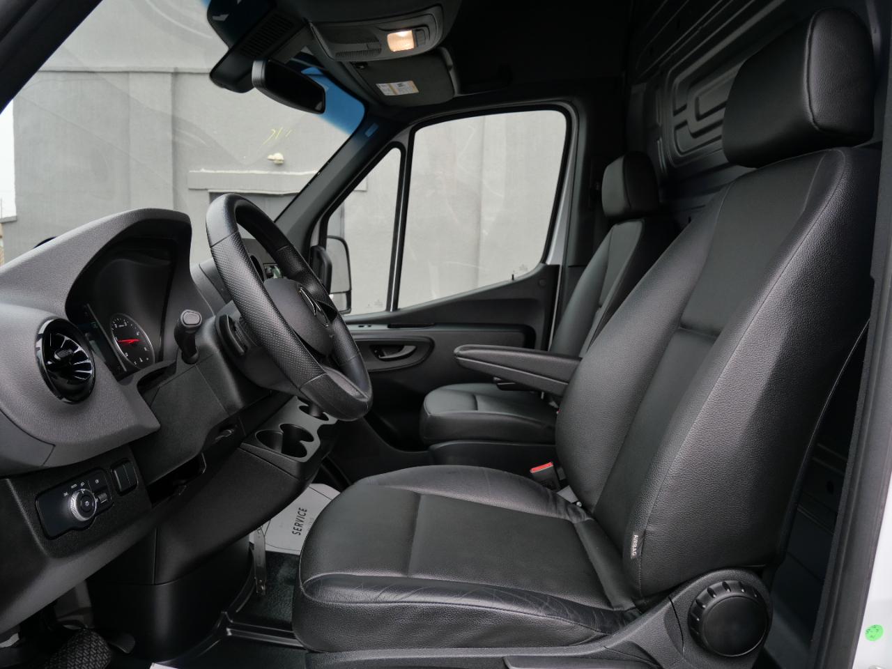 Mercedes-Benz Sprinter Cargo Van 2500 Standard Roof I4 Diesel 144" RWD 2025