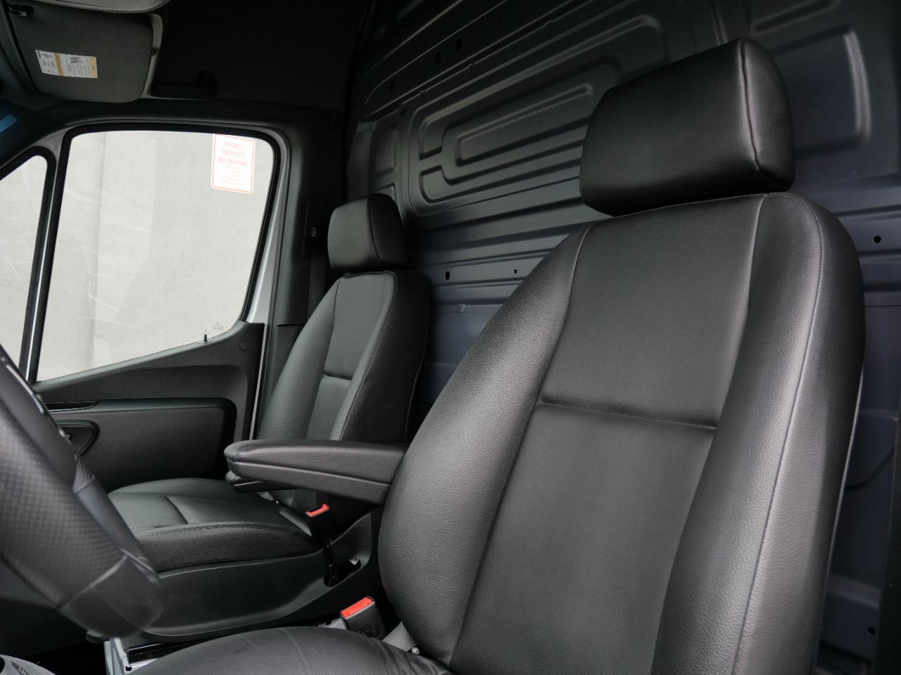 Mercedes-Benz Sprinter Cargo Van 2500 Standard Roof I4 Diesel 144" RWD 2025
