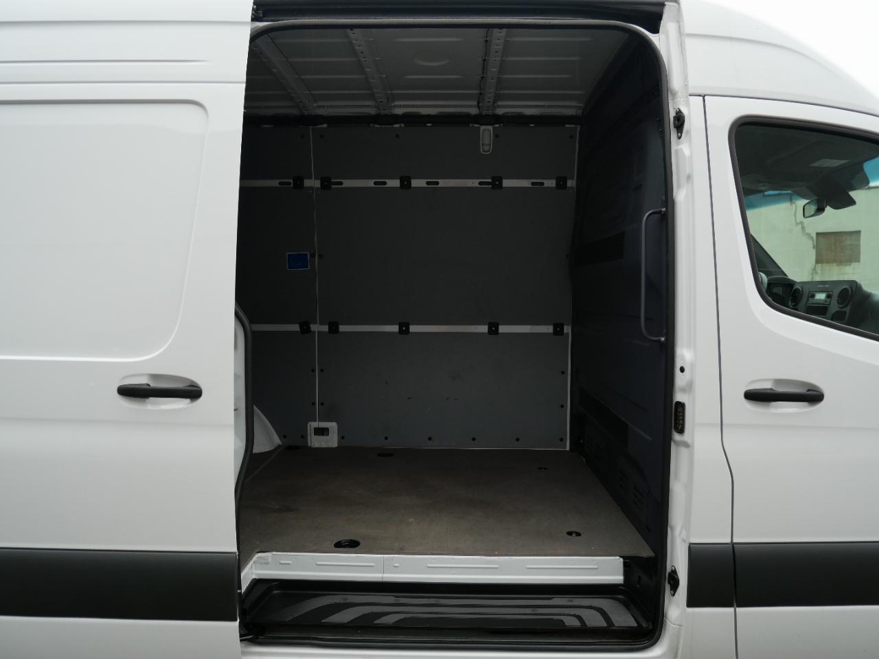 Mercedes-Benz Sprinter Cargo Van 2500 Standard Roof I4 Diesel 144" RWD 2025