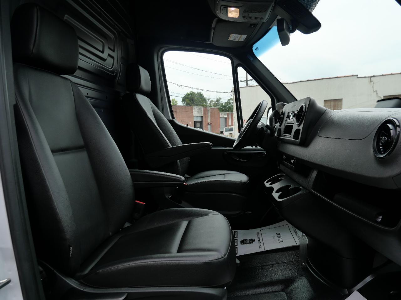 Mercedes-Benz Sprinter Cargo Van 2500 Standard Roof I4 Diesel 144" RWD 2025