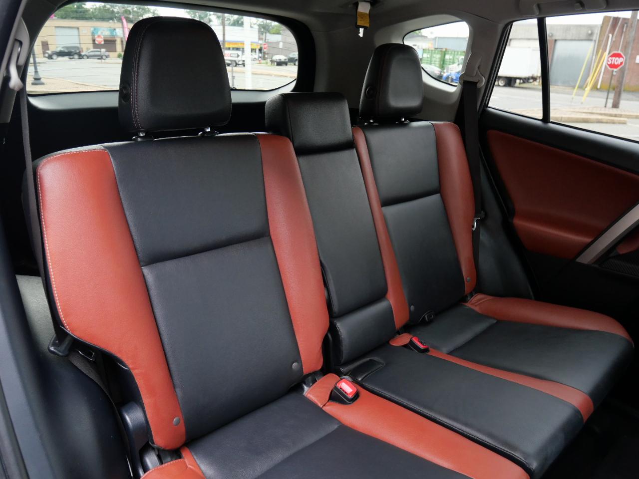 Toyota RAV4 AWD 4dr Limited (Natl) 2015