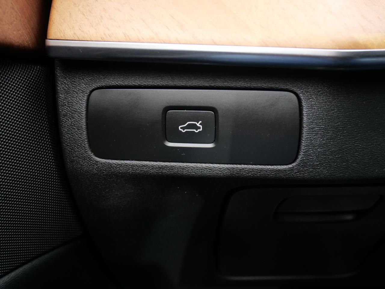 Volvo XC90 B6 AWD Plus Bright Theme 7P 2024