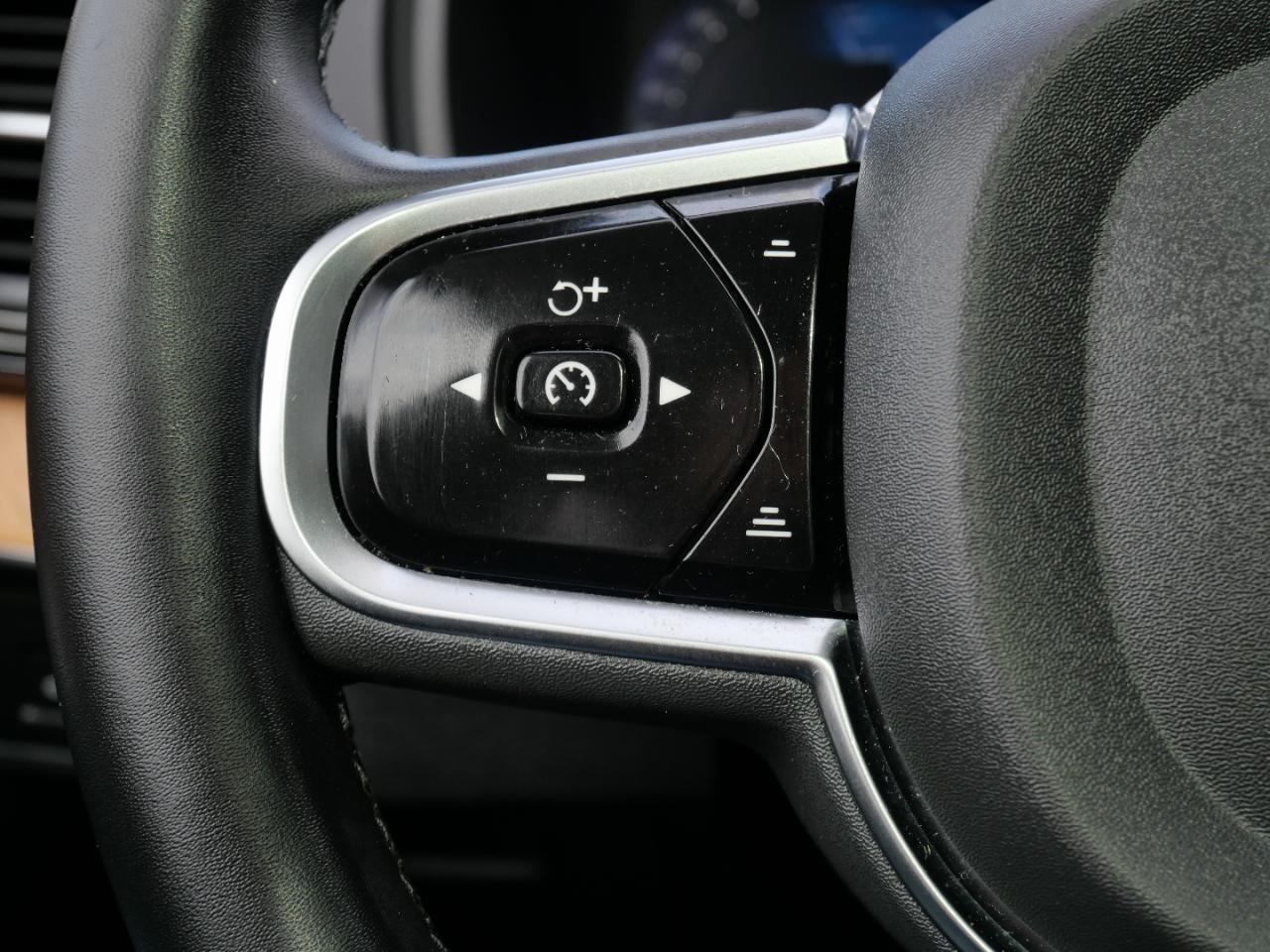 Volvo XC90 B6 AWD Plus Bright Theme 7P 2024