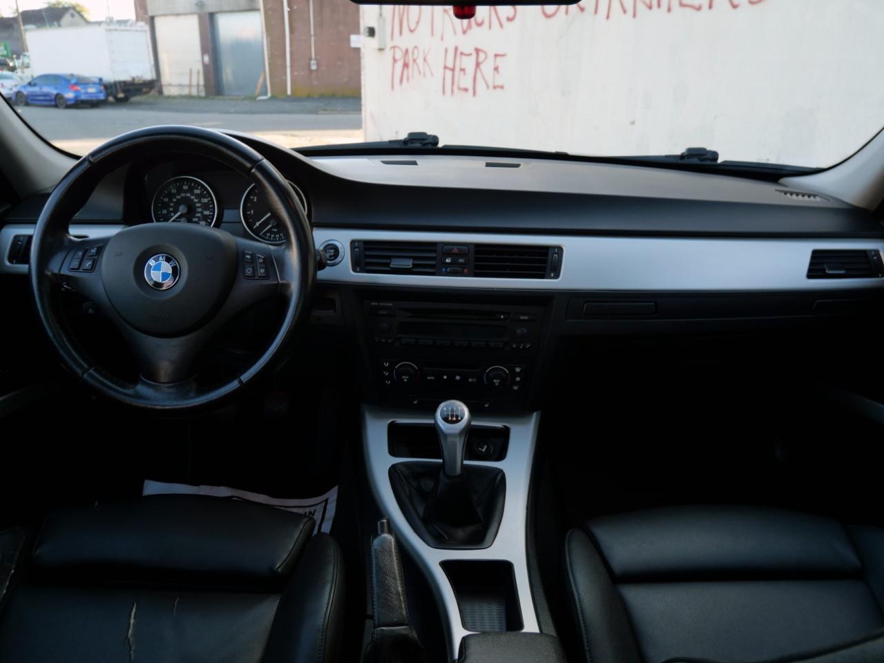 BMW 3 Series 325xi 4dr Sdn AWD 2006