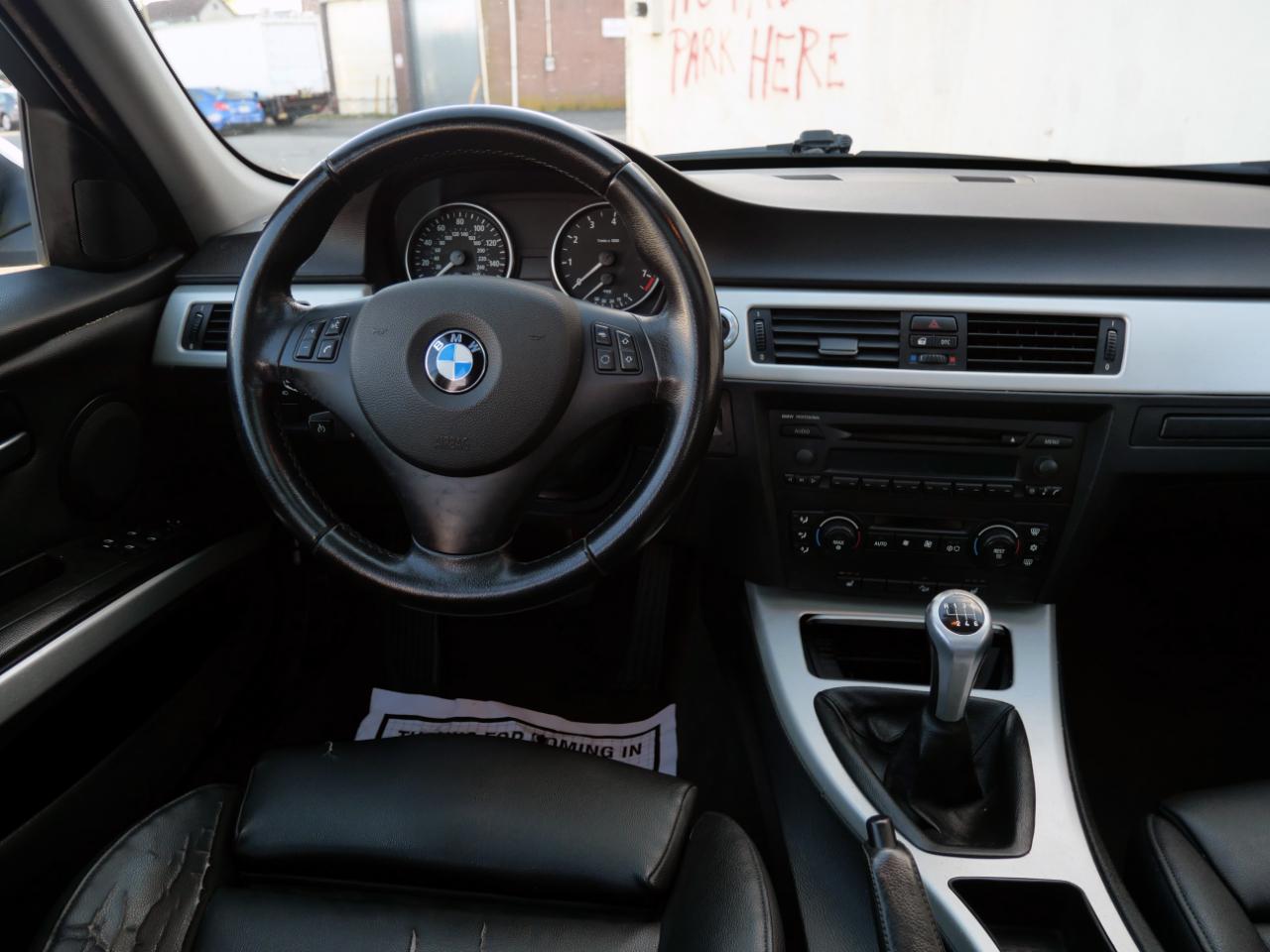 BMW 3 Series 325xi 4dr Sdn AWD 2006