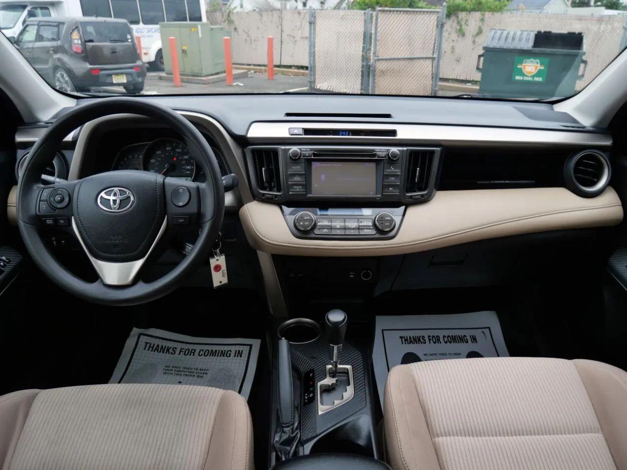 Toyota RAV4 AWD 4dr XLE (Natl) 2013