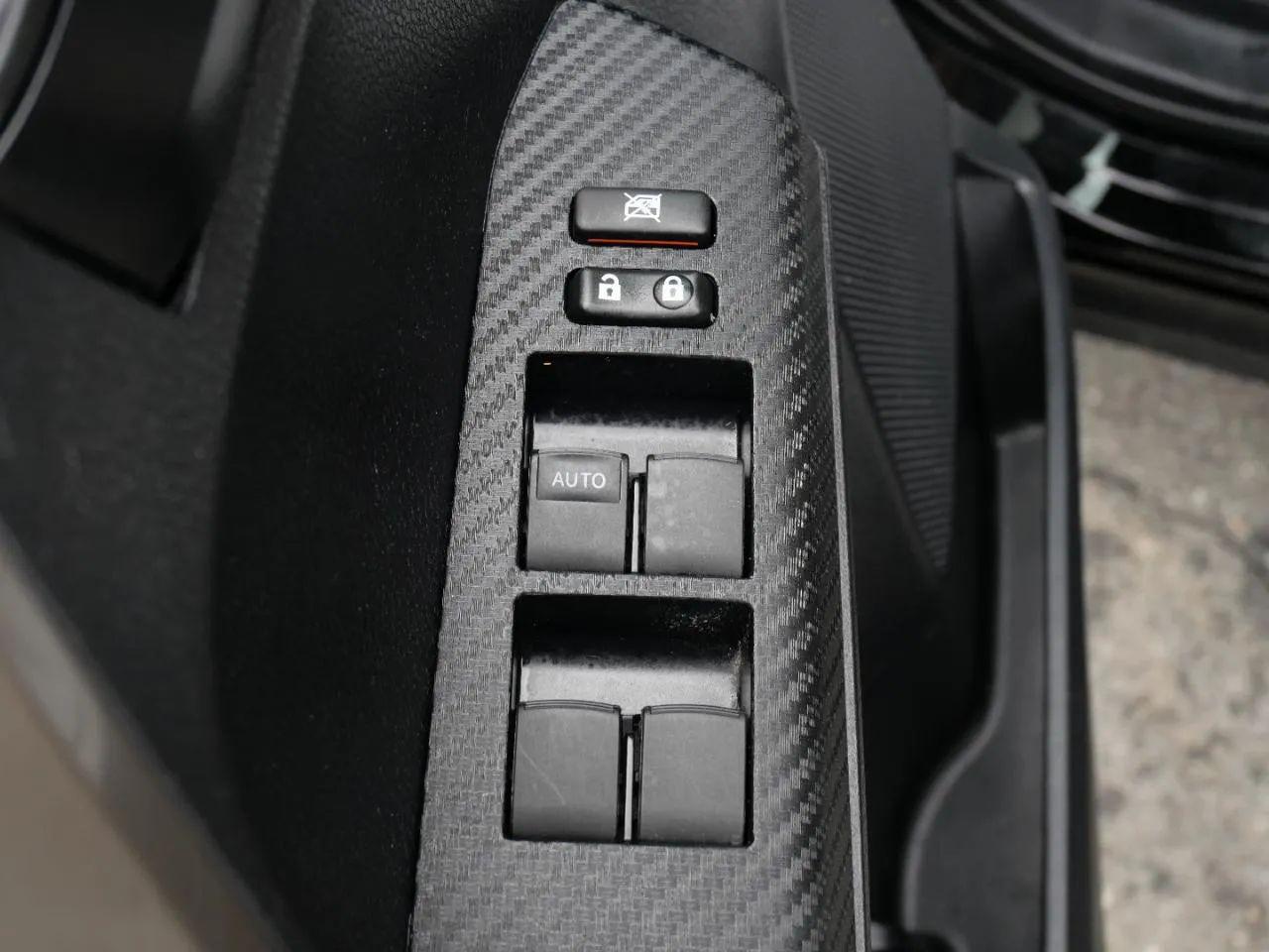 Toyota RAV4 AWD 4dr XLE (Natl) 2013