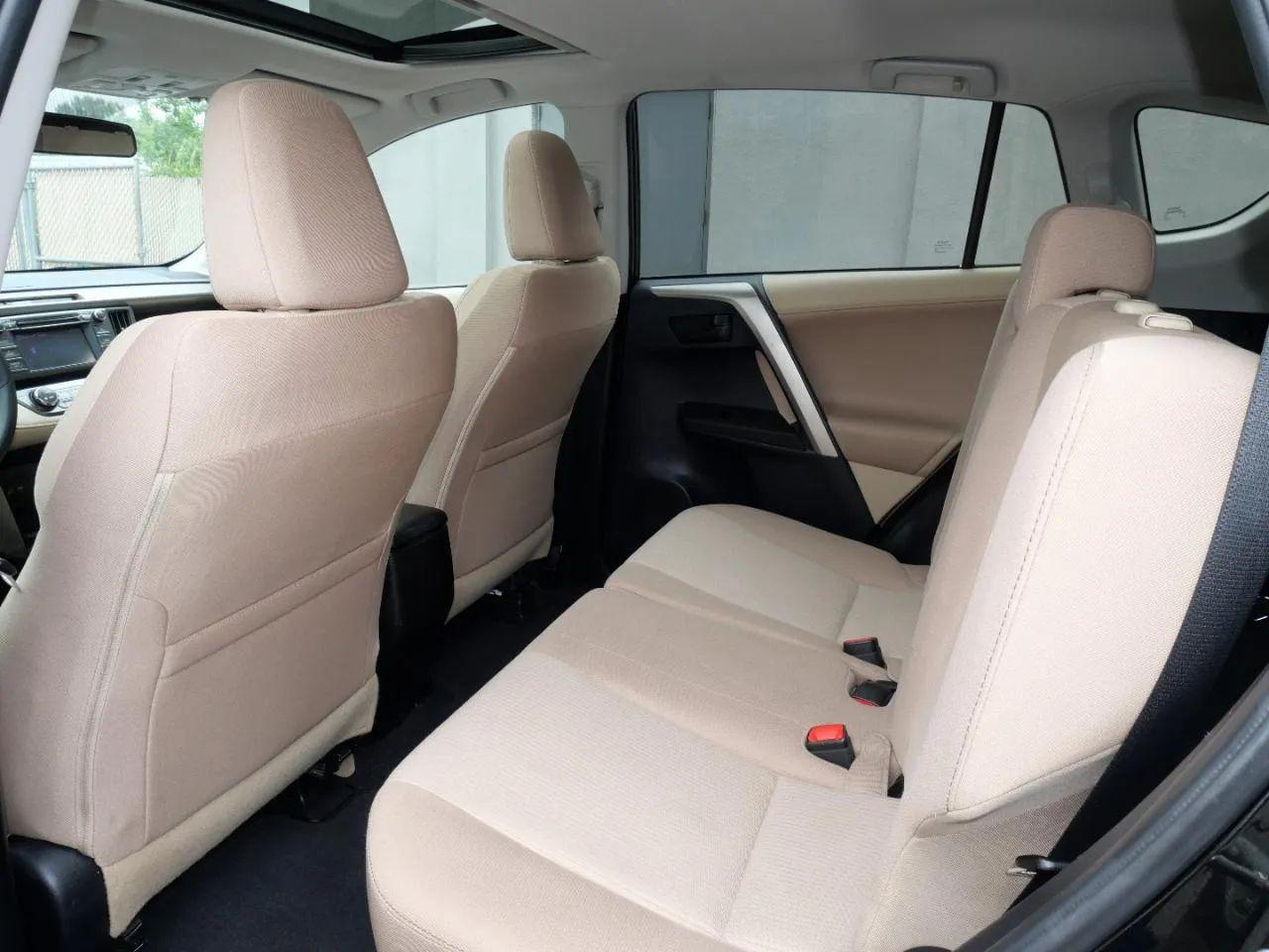 Toyota RAV4 AWD 4dr XLE (Natl) 2013