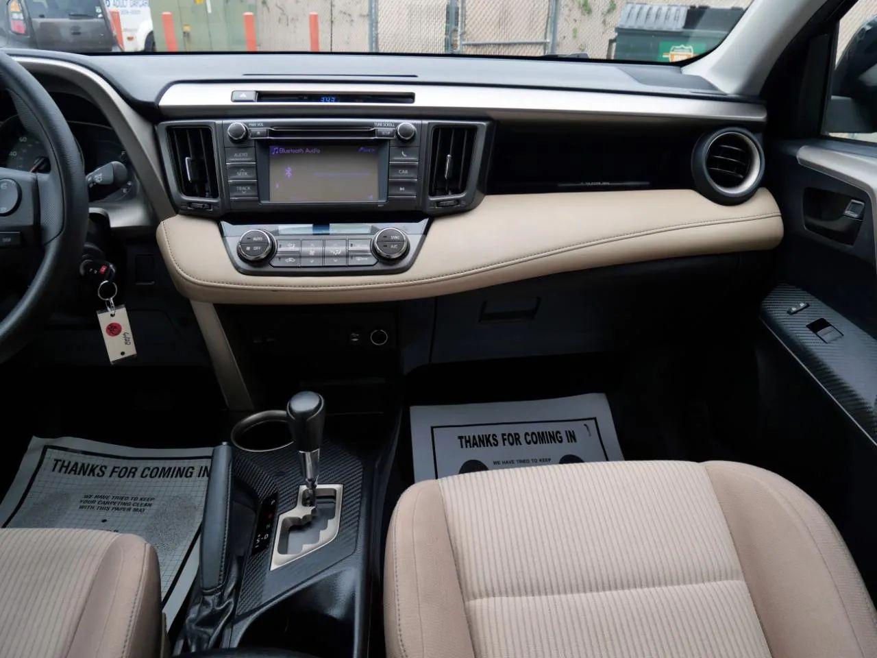 Toyota RAV4 AWD 4dr XLE (Natl) 2013