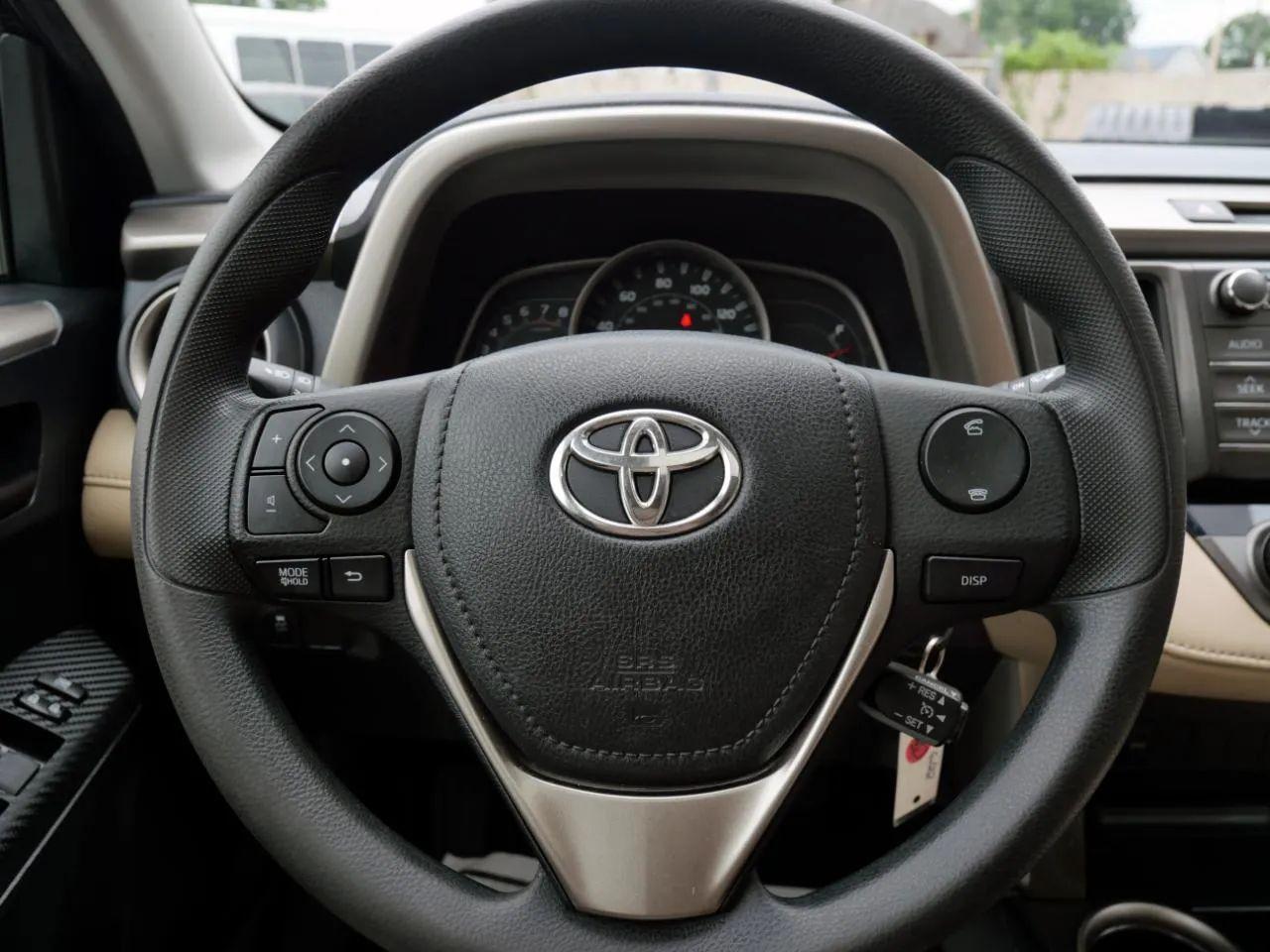 Toyota RAV4 AWD 4dr XLE (Natl) 2013