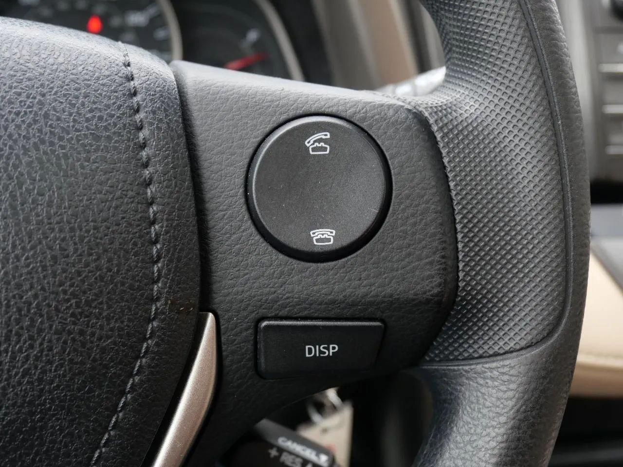Toyota RAV4 AWD 4dr XLE (Natl) 2013