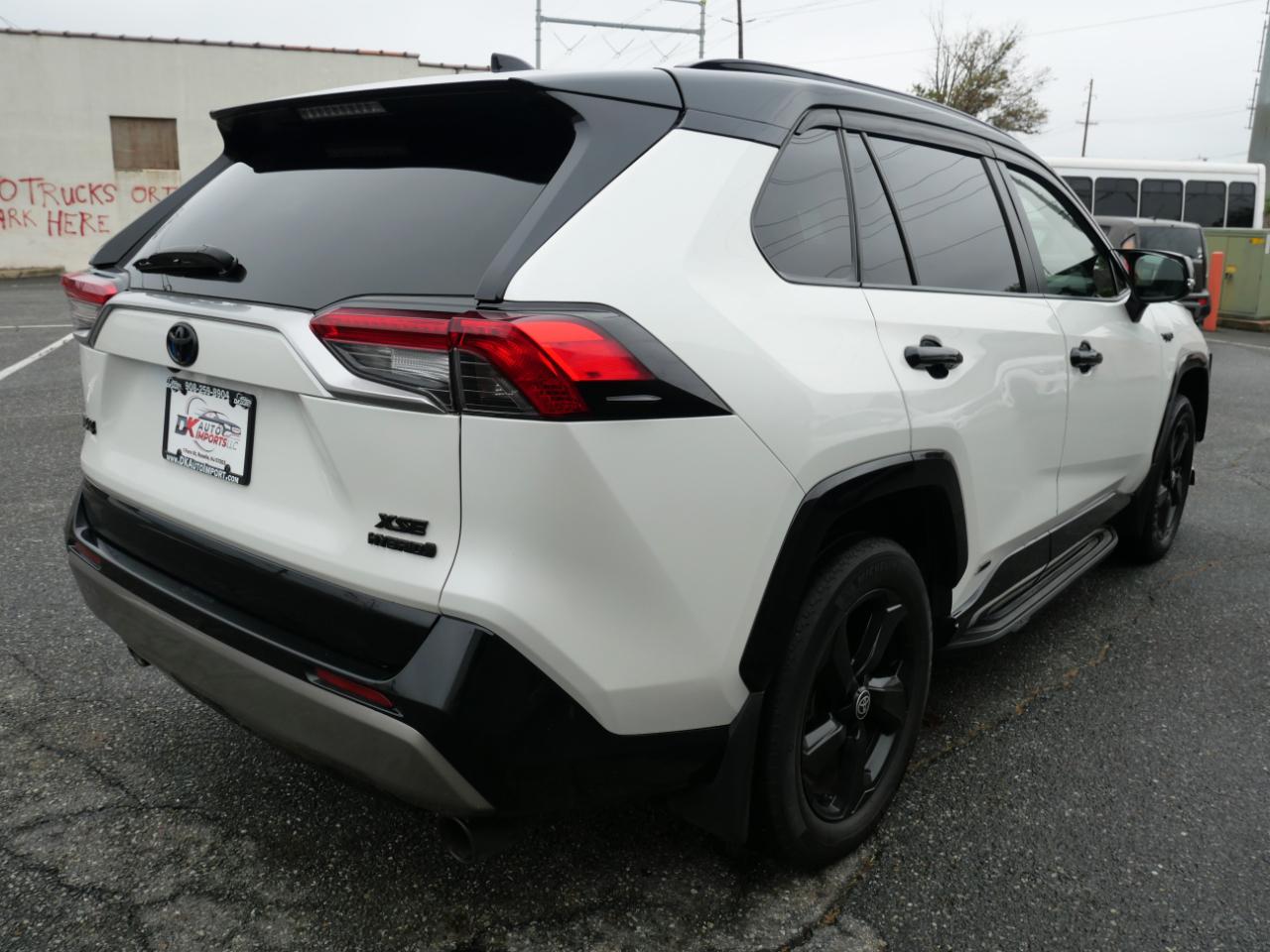 Toyota RAV4 Hybrid XSE AWD (Natl) 2022