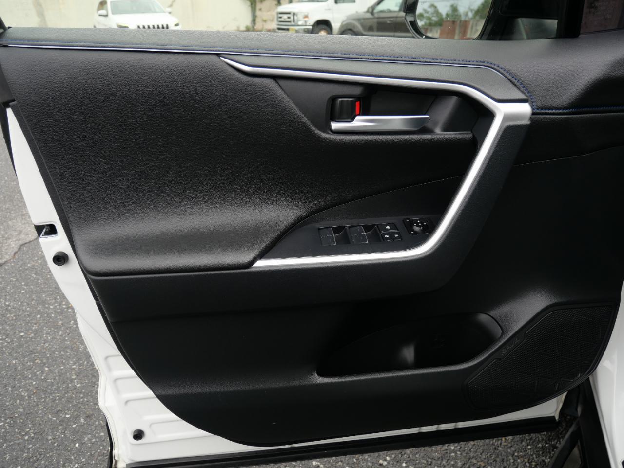 Toyota RAV4 Hybrid XSE AWD (Natl) 2022
