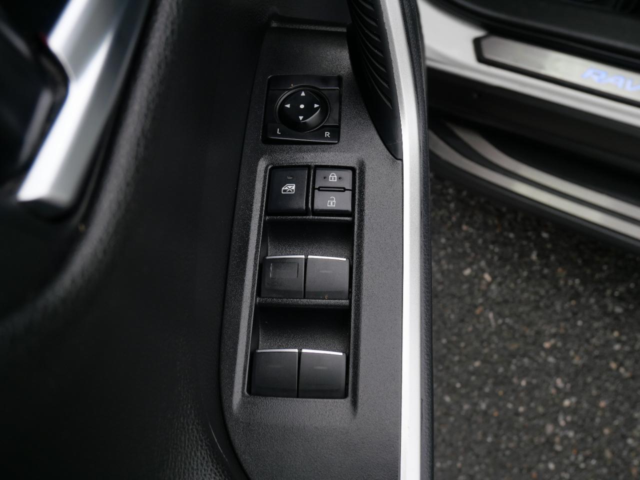 Toyota RAV4 Hybrid XSE AWD (Natl) 2022