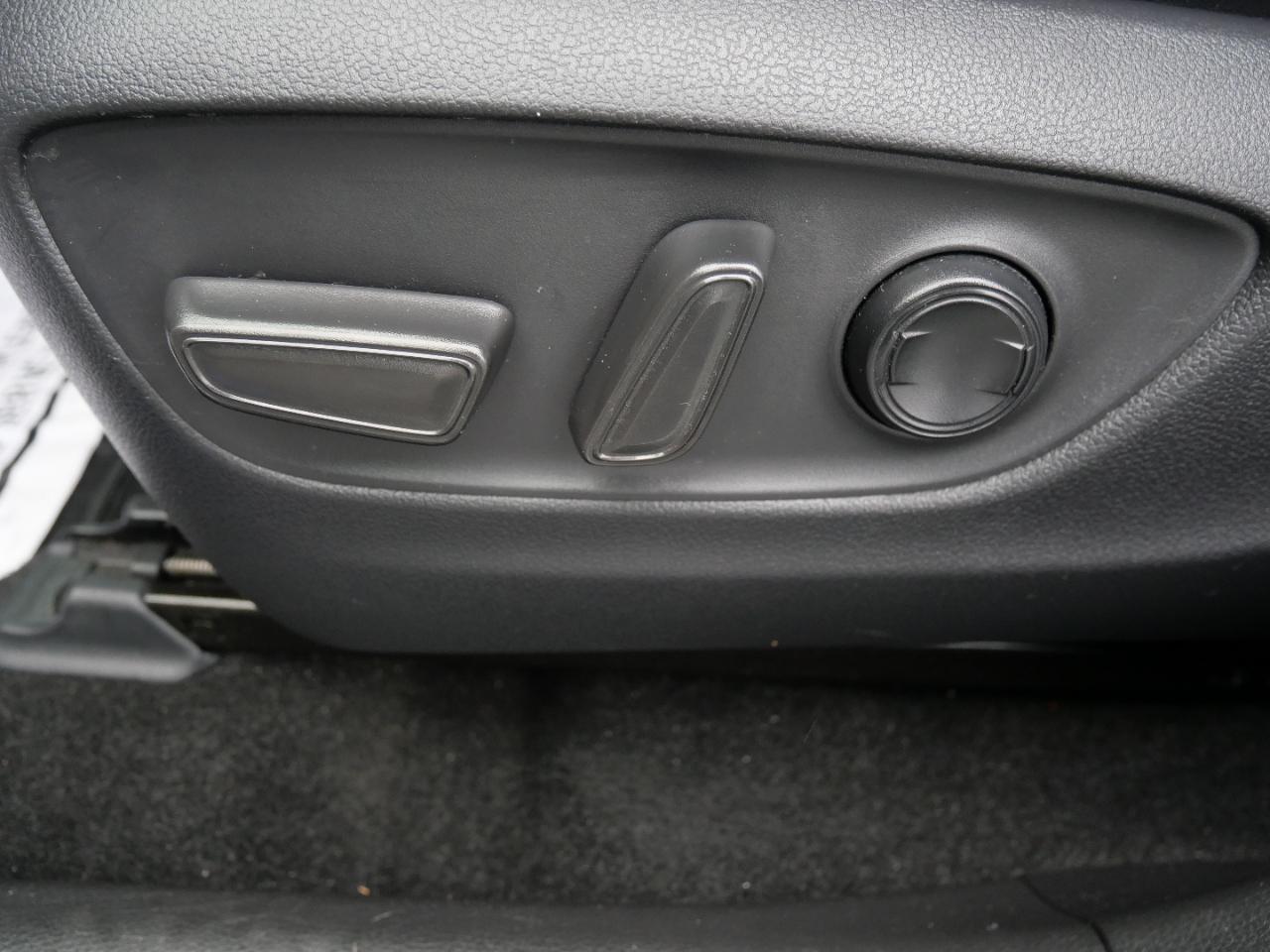 Toyota RAV4 Hybrid XSE AWD (Natl) 2022
