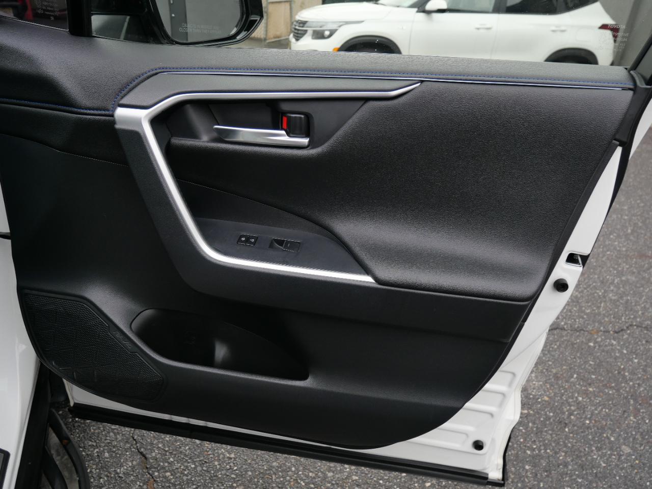 Toyota RAV4 Hybrid XSE AWD (Natl) 2022