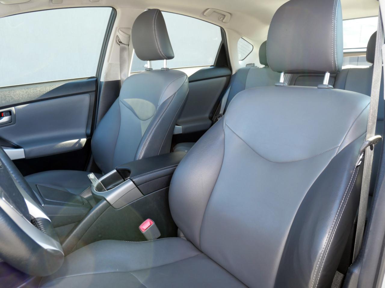 Toyota Prius 5dr HB IV (Natl) 2013