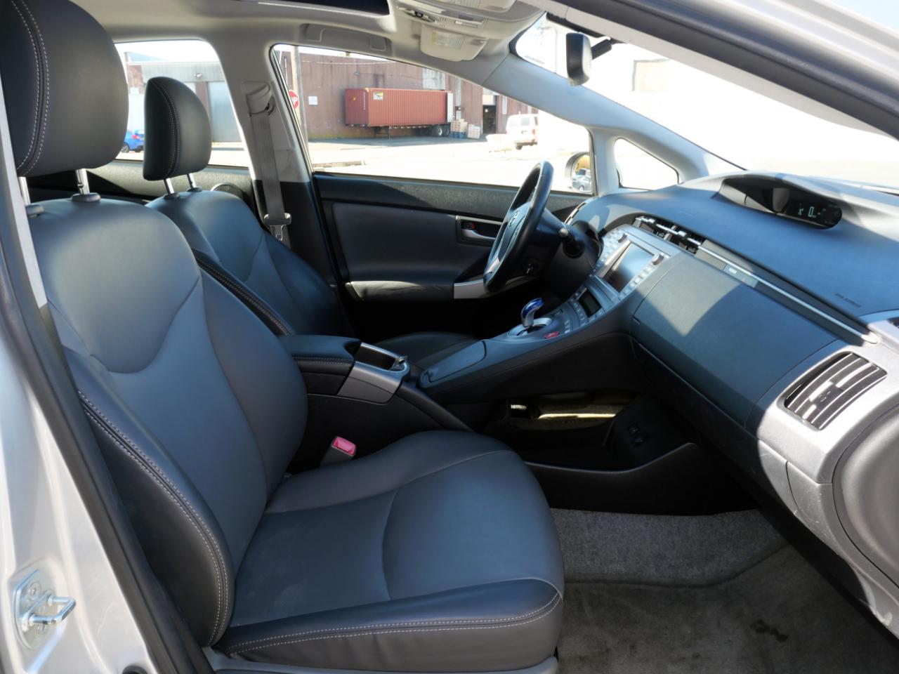 Toyota Prius 5dr HB IV (Natl) 2013