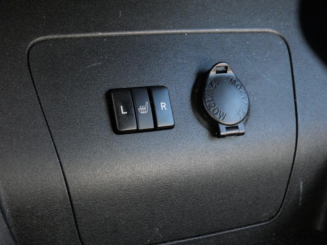 Toyota Prius 5dr HB IV (Natl) 2013
