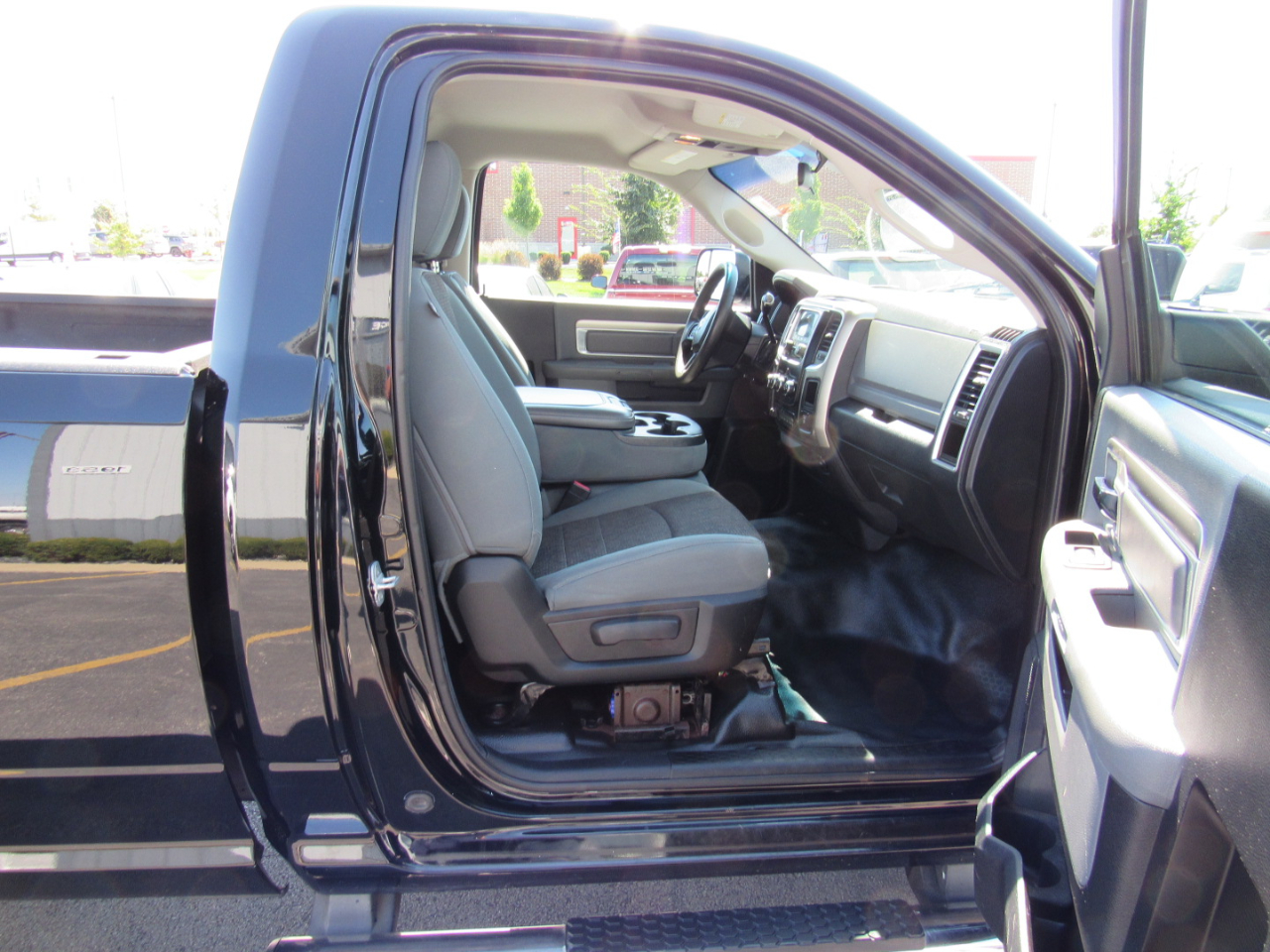 RAM 3500 4WD Reg Cab 140.5" SLT 2013 RAM 3500 4WD Reg Cab 140.5" SLT 2013