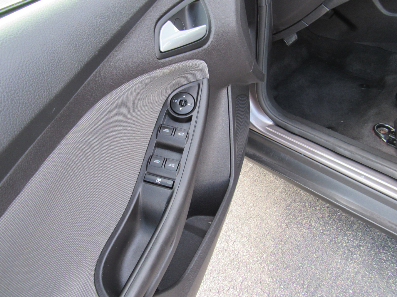 Ford Focus 4dr Sdn SE 2014 Ford Focus 4dr Sdn SE 2014