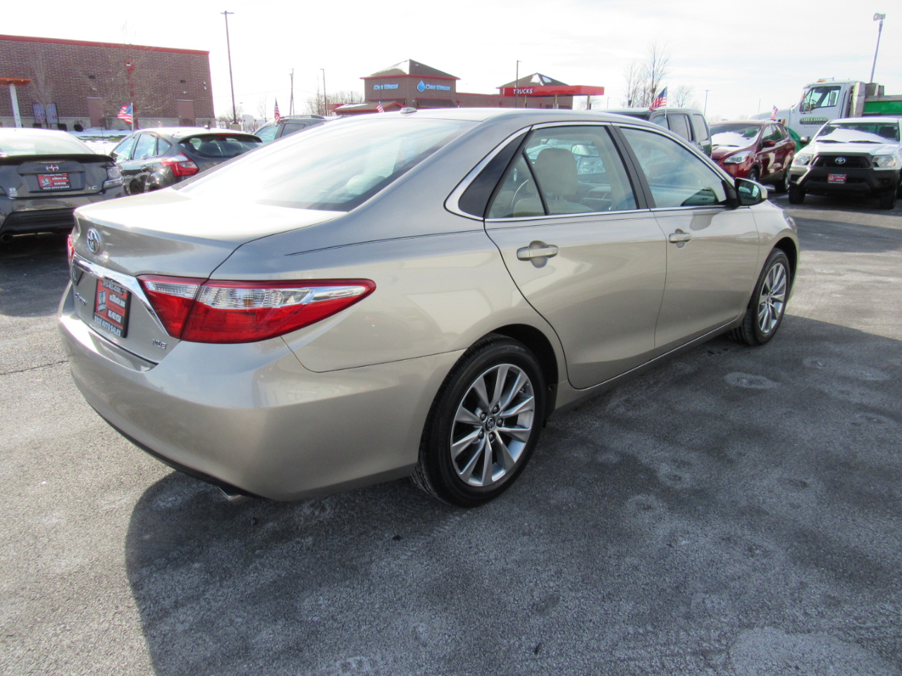 Toyota Camry XLE Auto (Natl) 2017