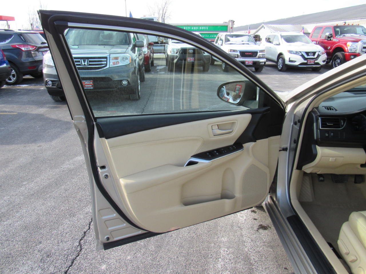 Toyota Camry XLE Auto (Natl) 2017