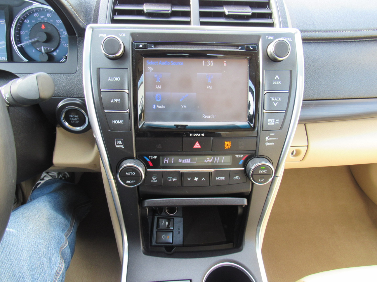 Toyota Camry XLE Auto (Natl) 2017