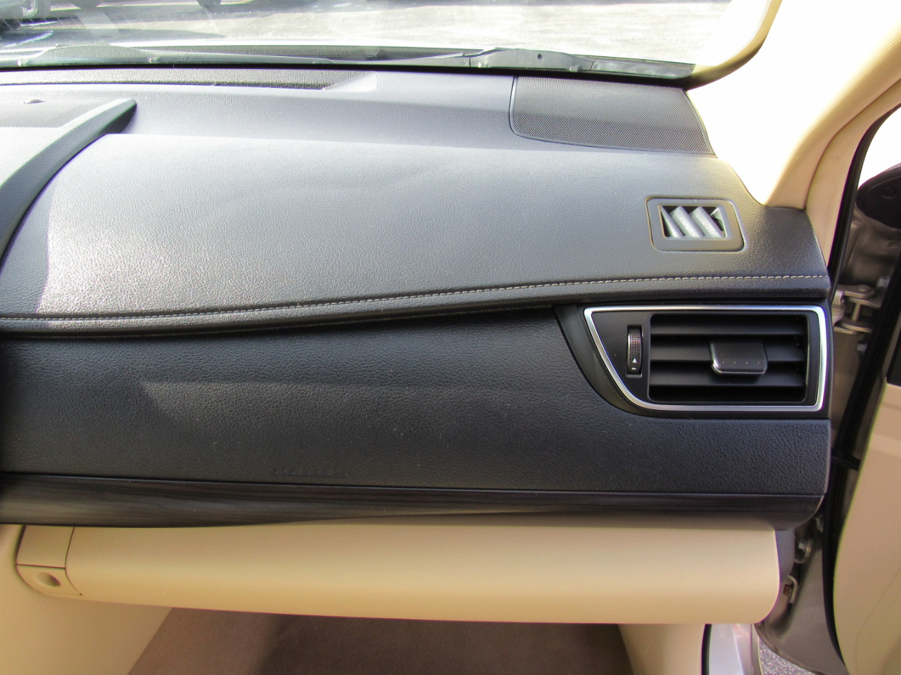 Toyota Camry XLE Auto (Natl) 2017