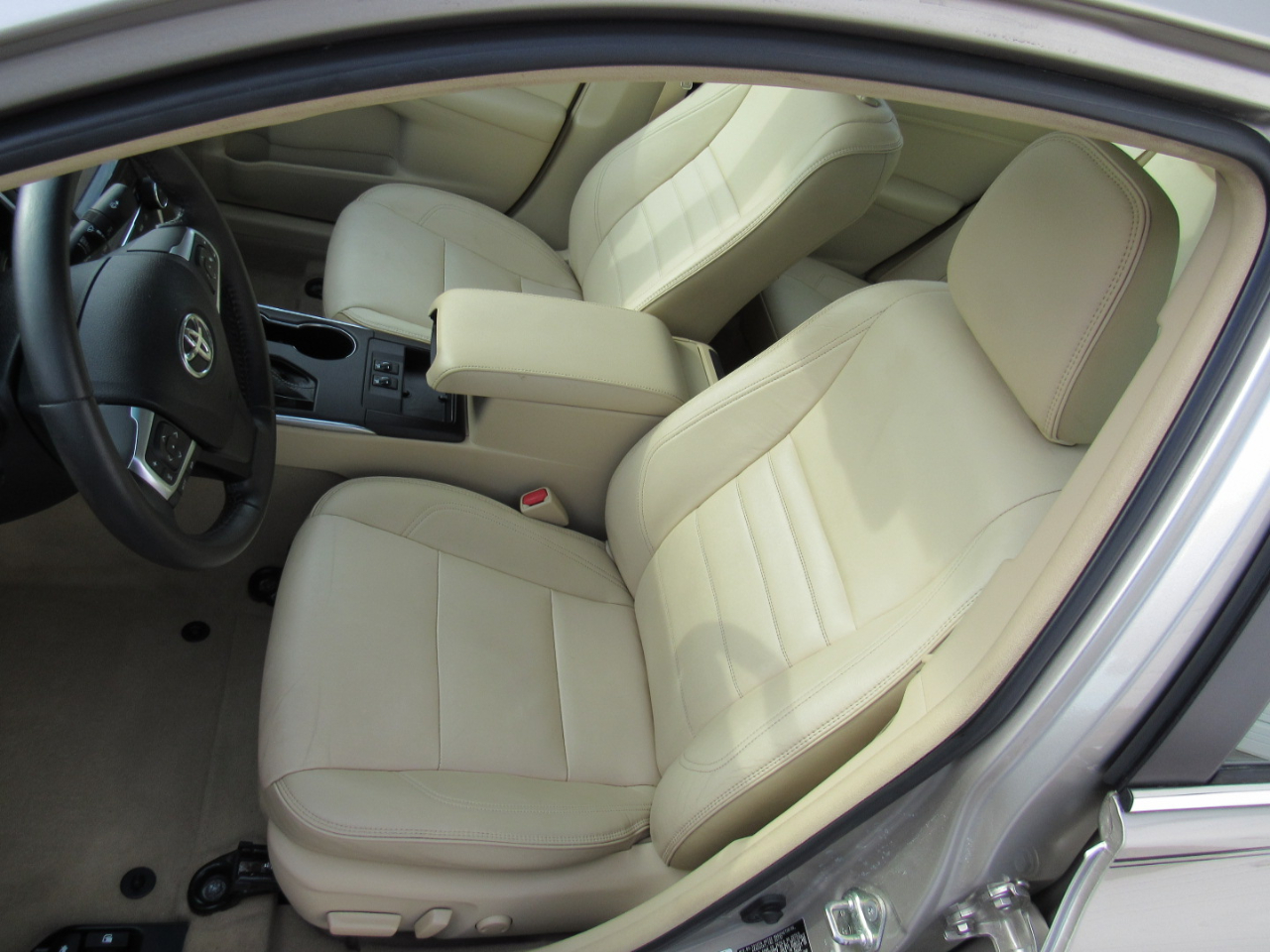 Toyota Camry XLE Auto (Natl) 2017