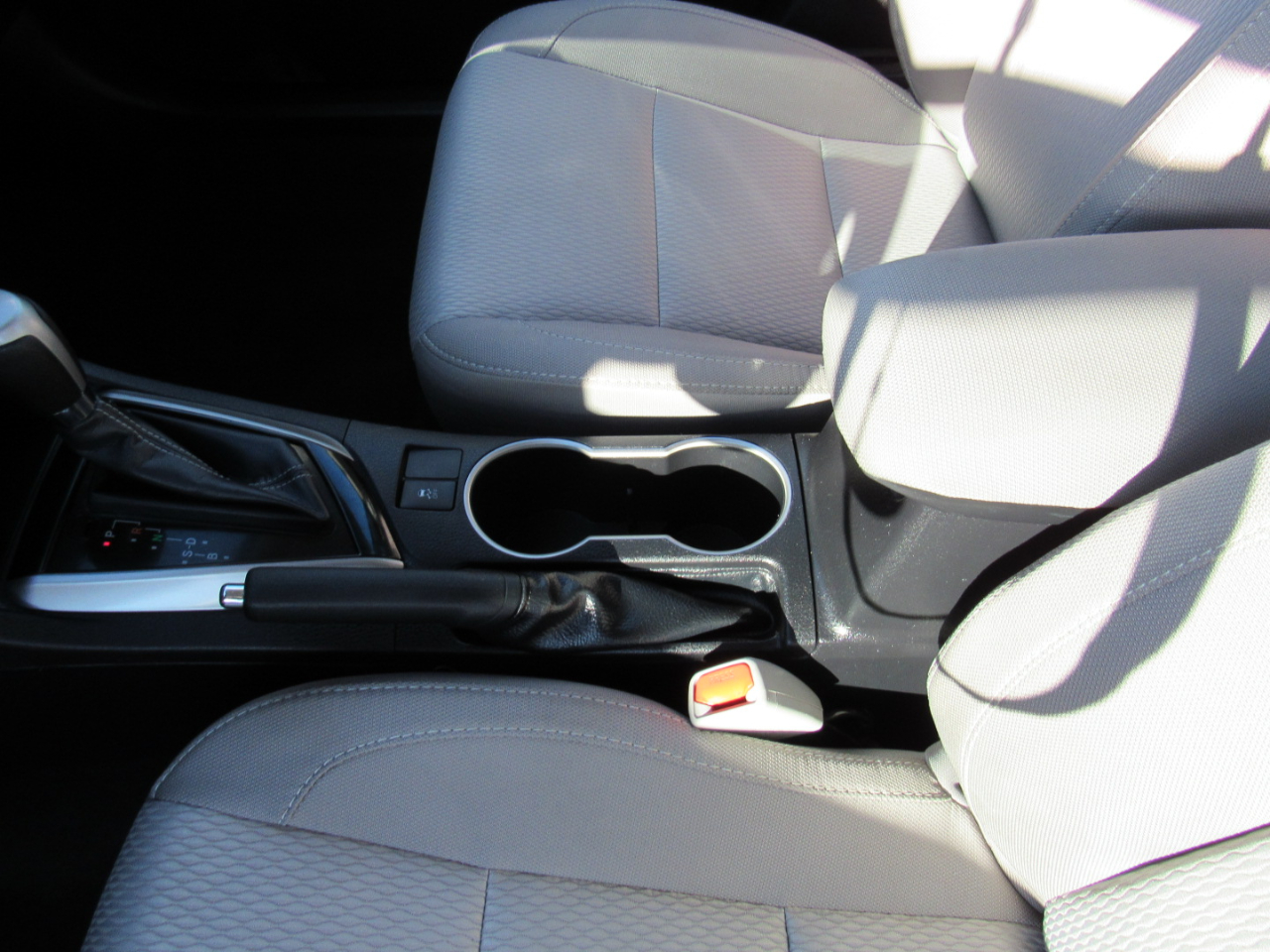 Toyota Corolla 4dr Sdn CVT LE Premium (Natl) 2015