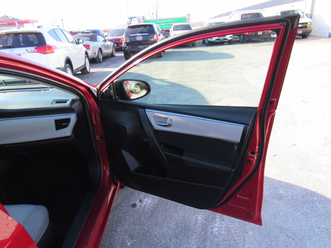 Toyota Corolla 4dr Sdn CVT LE Premium (Natl) 2015