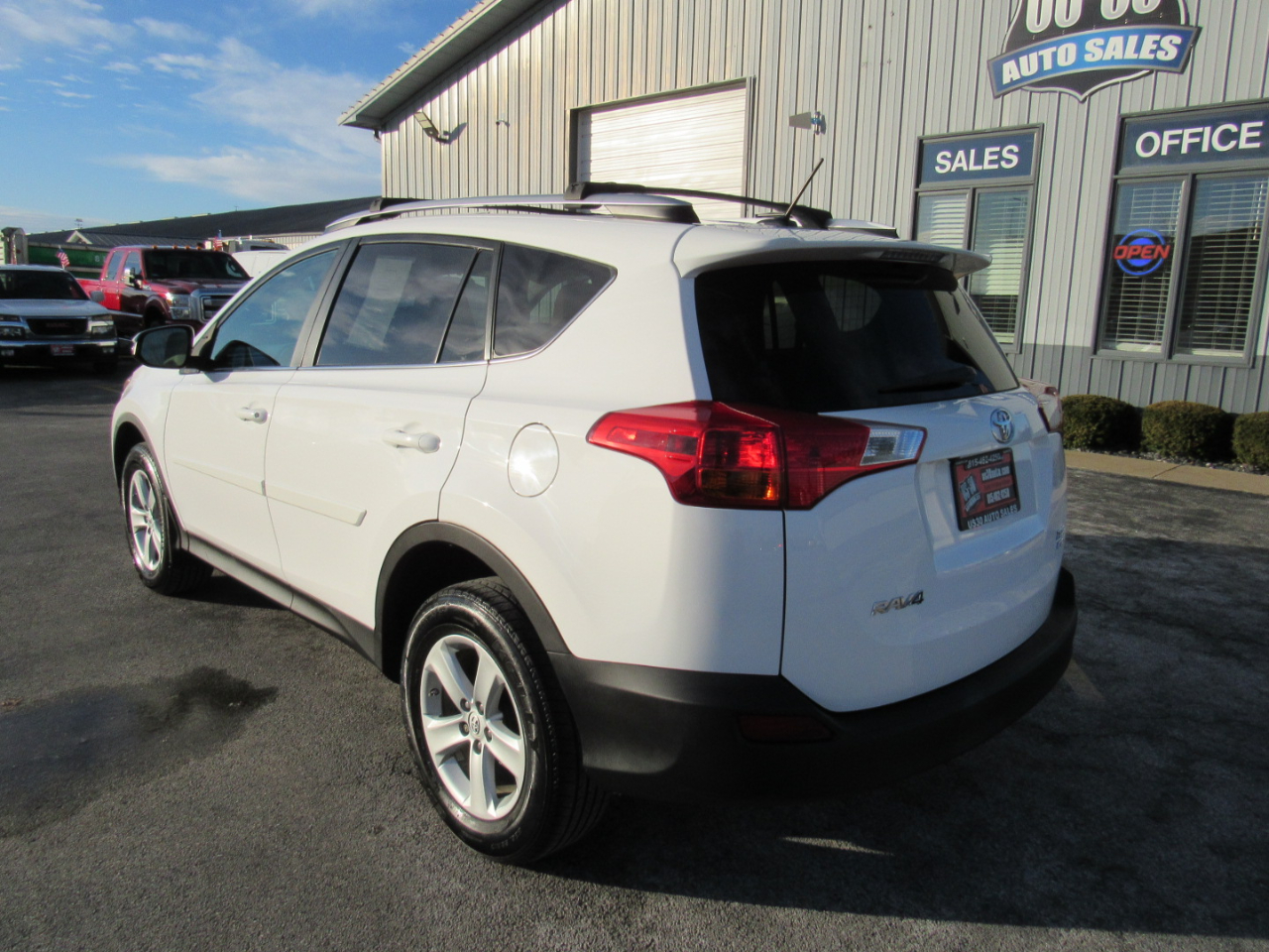 Toyota RAV4 AWD 4dr XLE (Natl) 2013