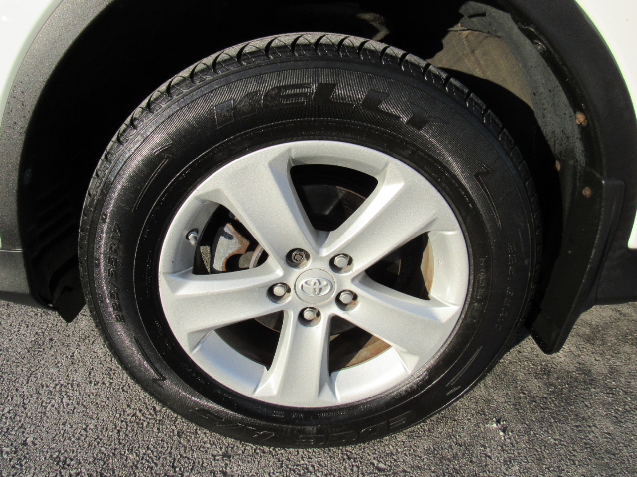 Toyota RAV4 AWD 4dr XLE (Natl) 2013