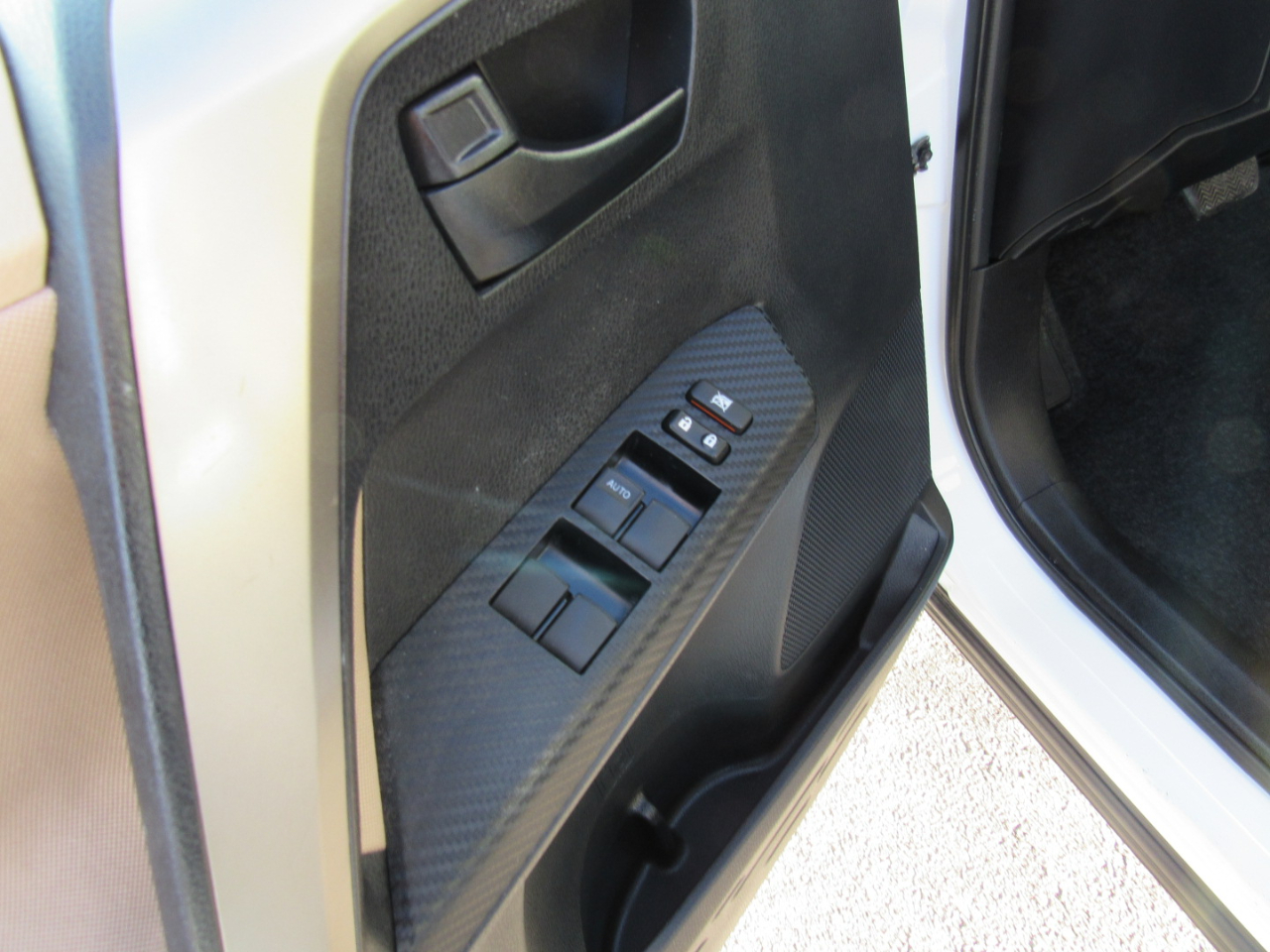 Toyota RAV4 AWD 4dr XLE (Natl) 2013