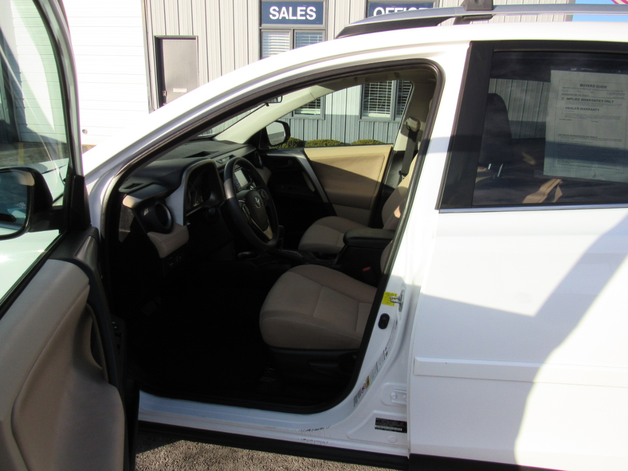 Toyota RAV4 AWD 4dr XLE (Natl) 2013