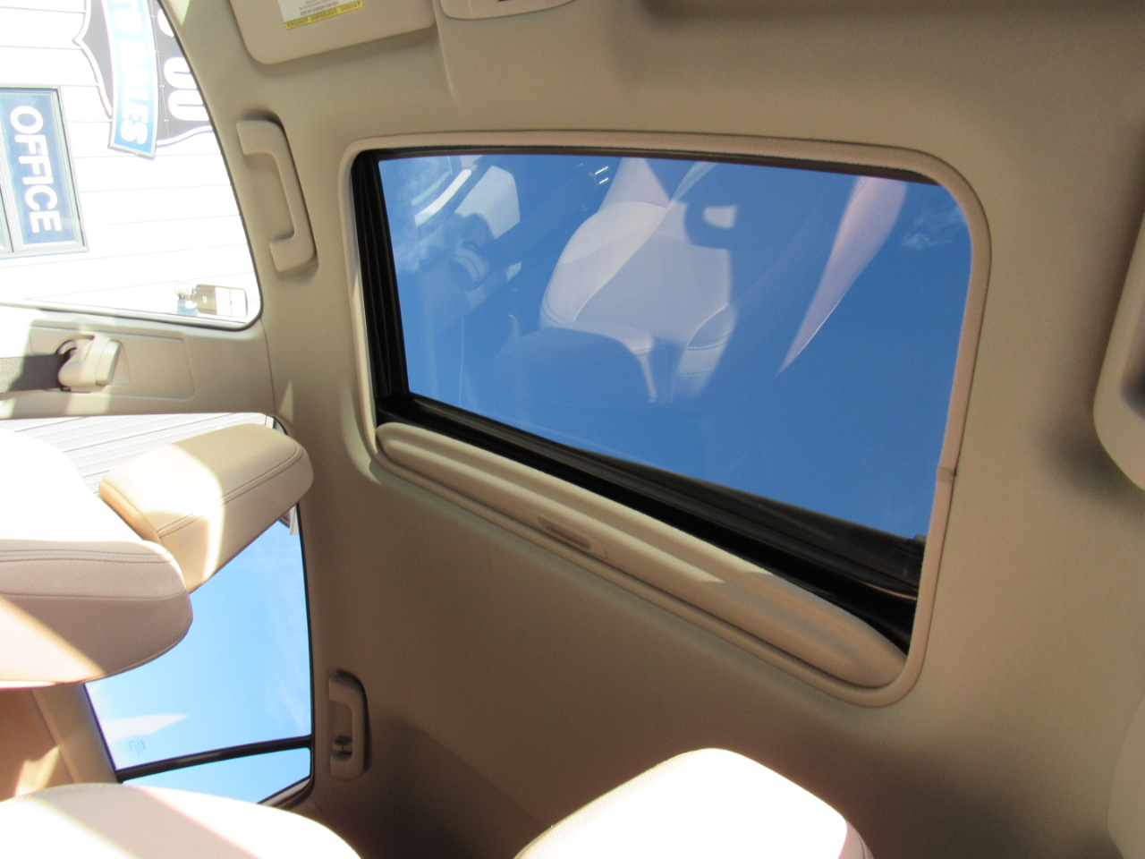 Toyota RAV4 AWD 4dr XLE (Natl) 2013