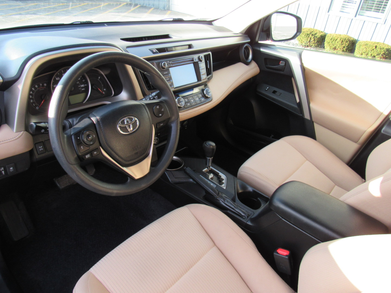 Toyota RAV4 AWD 4dr XLE (Natl) 2013