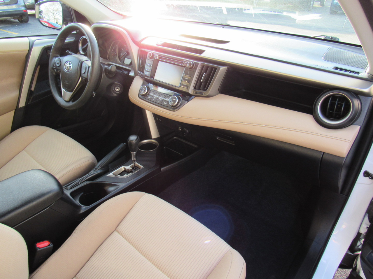 Toyota RAV4 AWD 4dr XLE (Natl) 2013