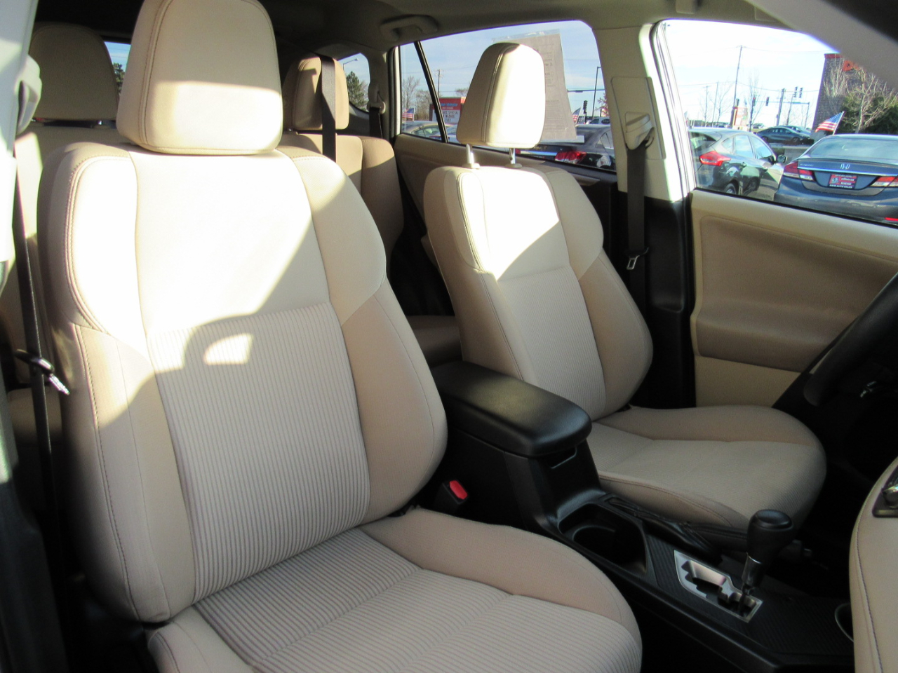 Toyota RAV4 AWD 4dr XLE (Natl) 2013