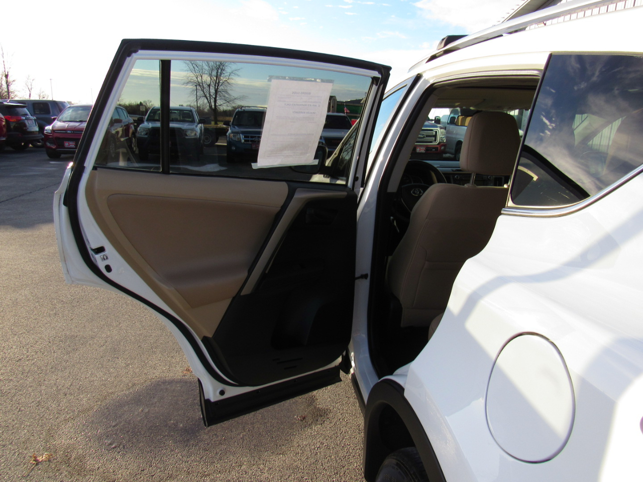 Toyota RAV4 AWD 4dr XLE (Natl) 2013