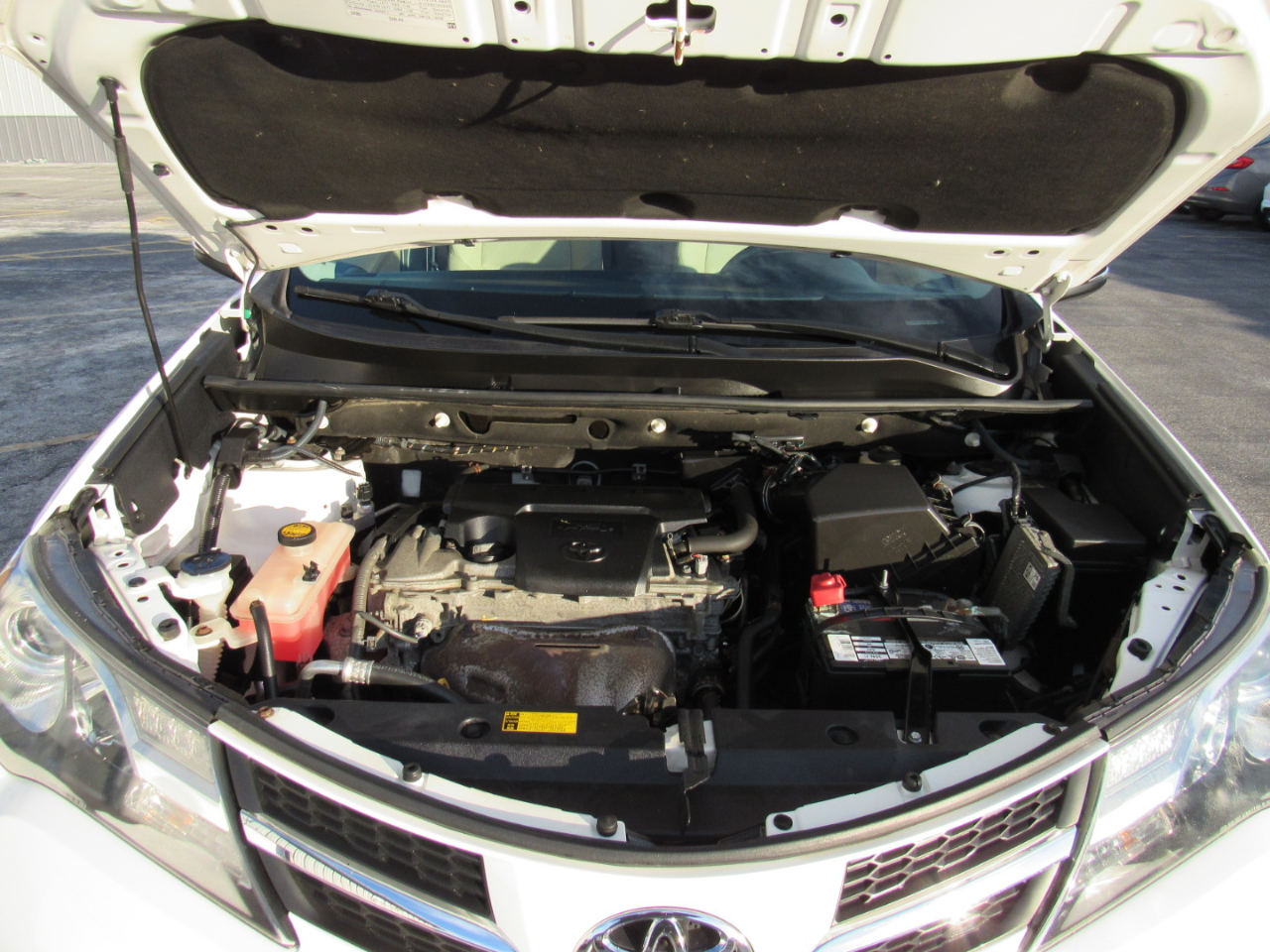 Toyota RAV4 AWD 4dr XLE (Natl) 2013