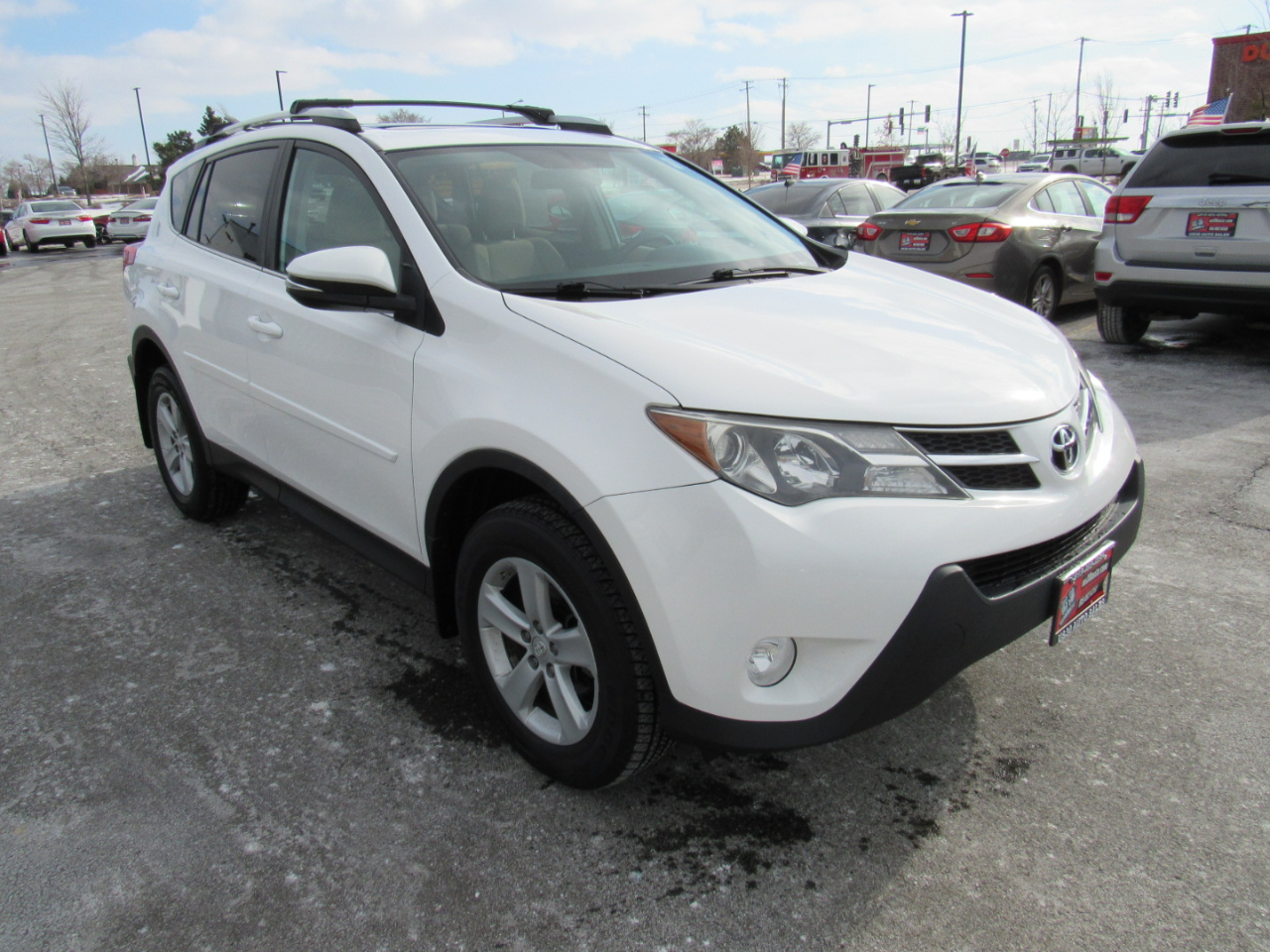 Toyota RAV4 AWD 4dr XLE (Natl) 2013