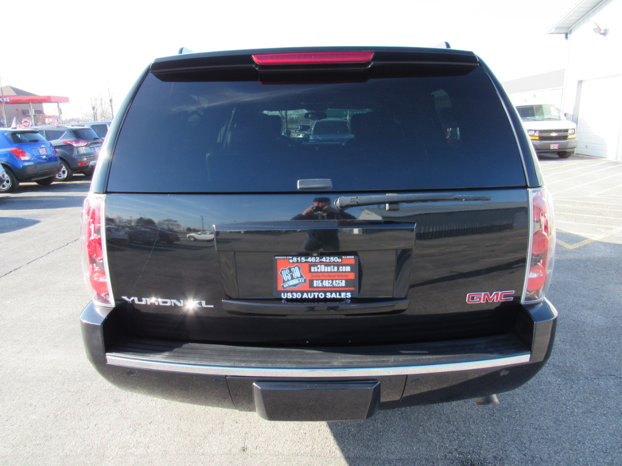 GMC Yukon XL AWD 4dr 1500 Denali 2013