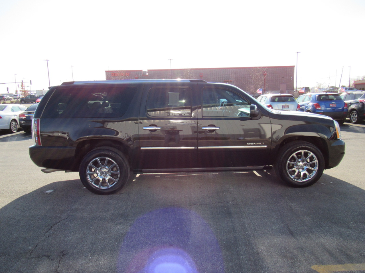 GMC Yukon XL AWD 4dr 1500 Denali 2013