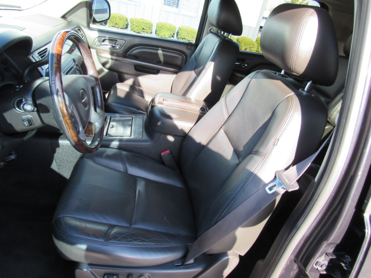 GMC Yukon XL AWD 4dr 1500 Denali 2013