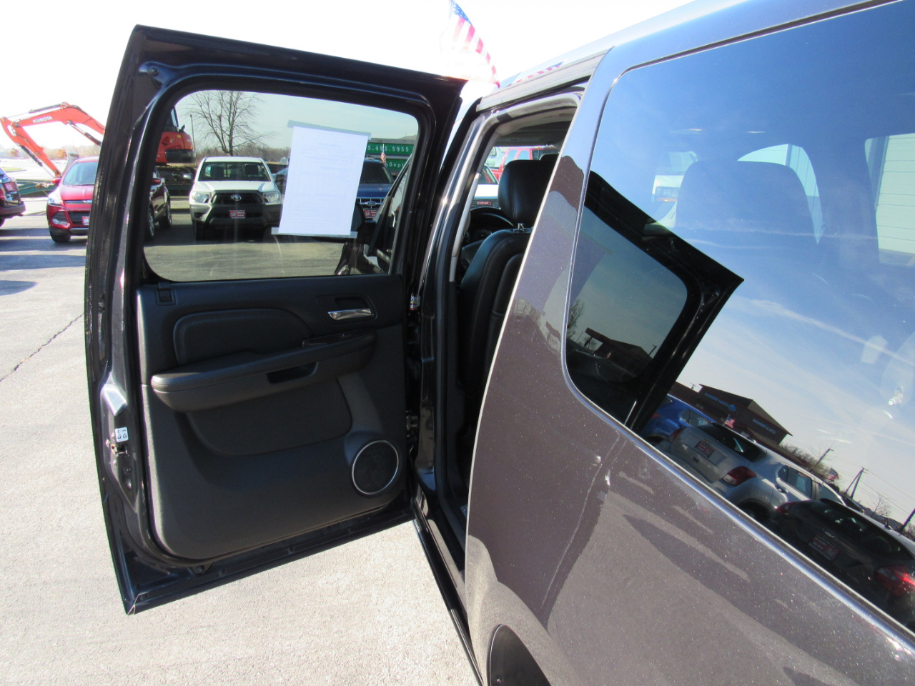 GMC Yukon XL AWD 4dr 1500 Denali 2013