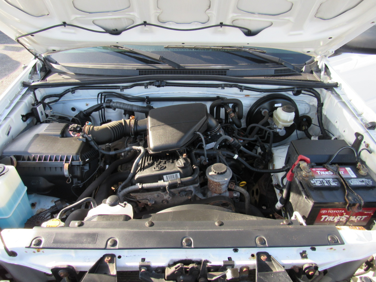 Toyota Tacoma 2WD Reg Cab I4 MT (Natl) 2012