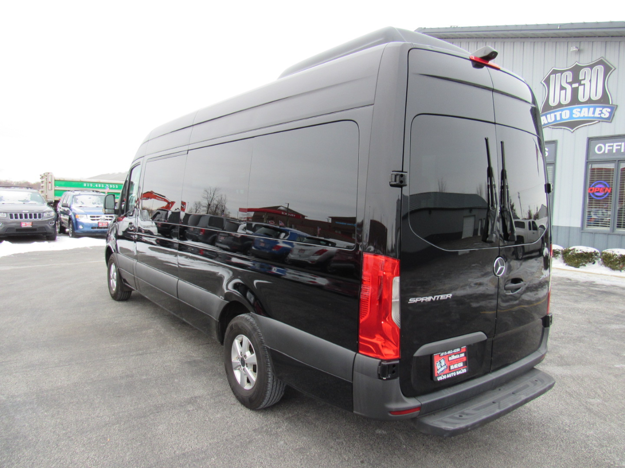 Mercedes-Benz Sprinter Passenger Van 2500 High Roof V6 170" RWD 2019